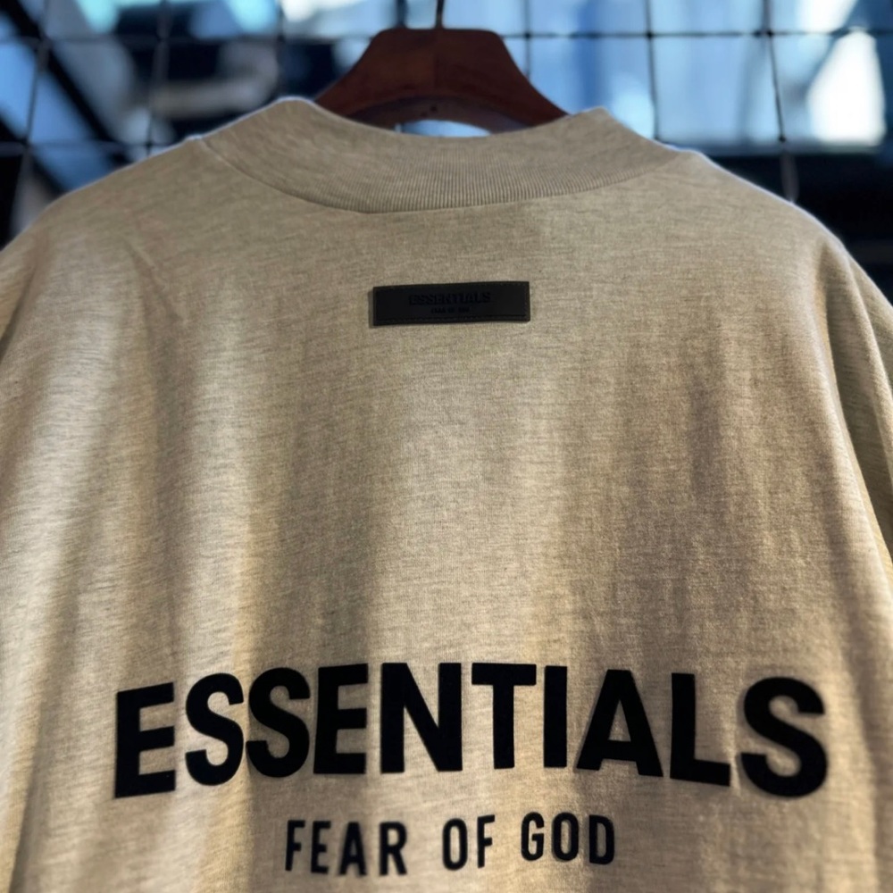 Essential sweatshirt M size - Picture 3 of 3